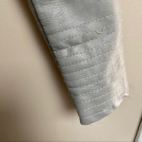 J2 faux leather light gray moto jacket - Picture 4 of 11